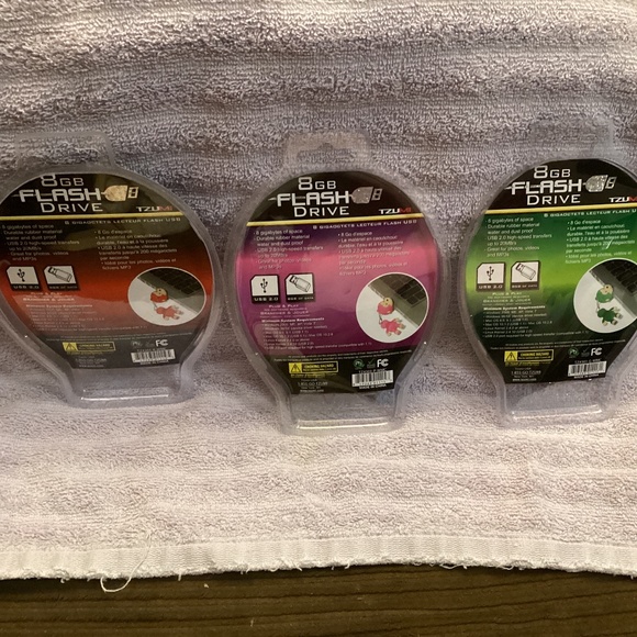 3 NEW TZUMI Flash Drive 8 GB MONKEY MONKIES - Picture 5 of 6